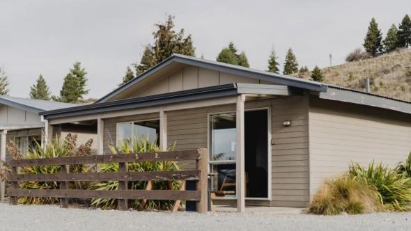 Lakes Edge Holiday Park Lake Tekapo Exterior photo